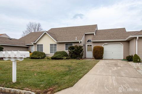 Condo For Sale - 659-B Azalea Plaza<br/> Monroe, NJ 08831