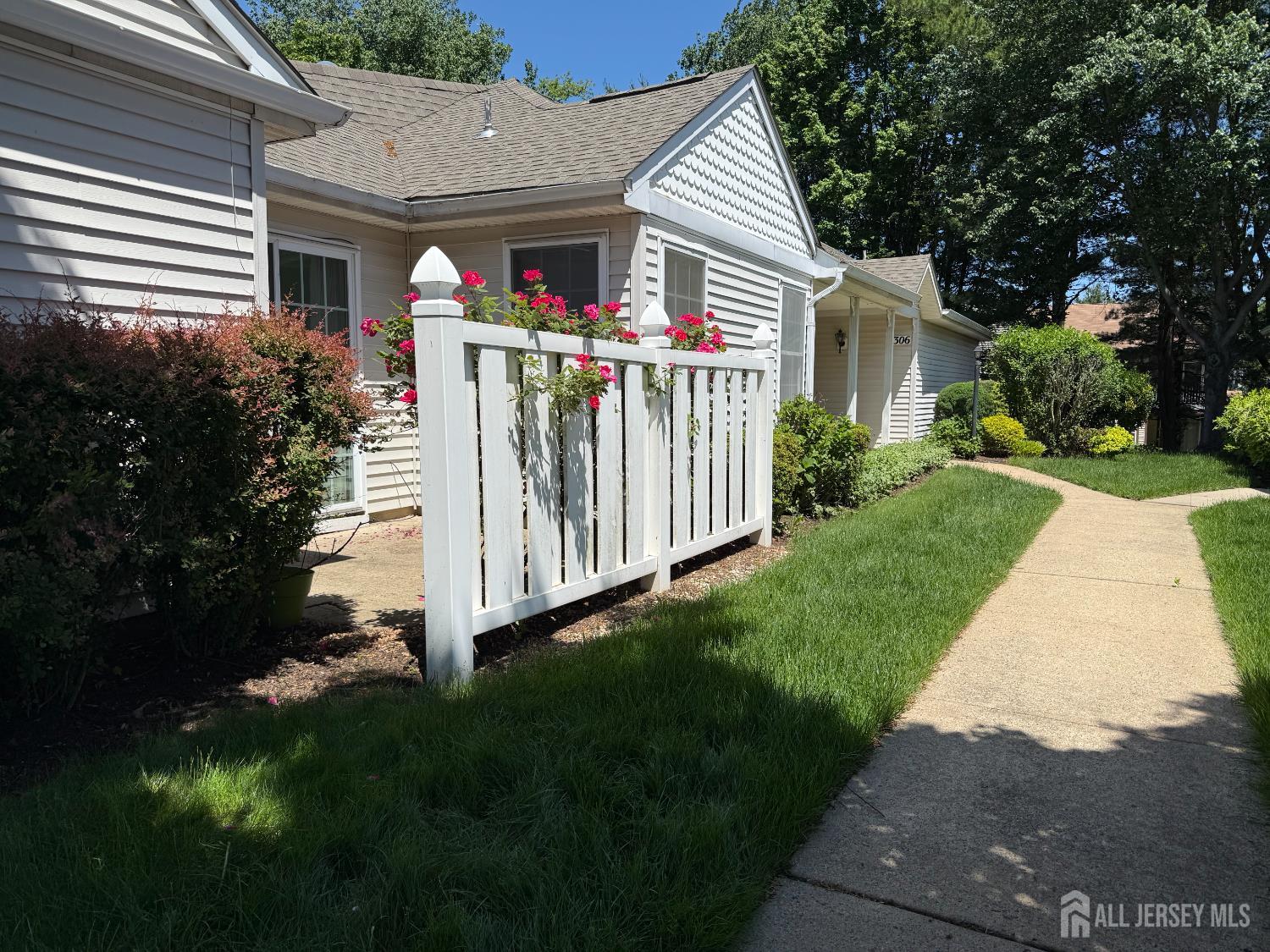 306 Kinglet Drive, Monroe Township, New Jersey image 1