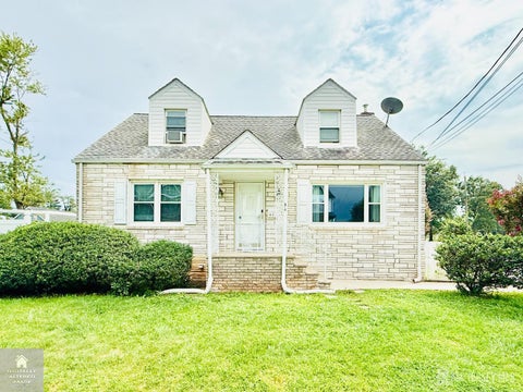 Homes For Sale - 674 Cedar Street<br/> Colonia, NJ 07067