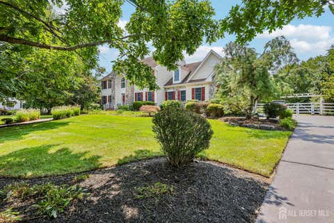 Homes For Sale - 4 Goldfinch Court<br/> Plainsboro, NJ 08536