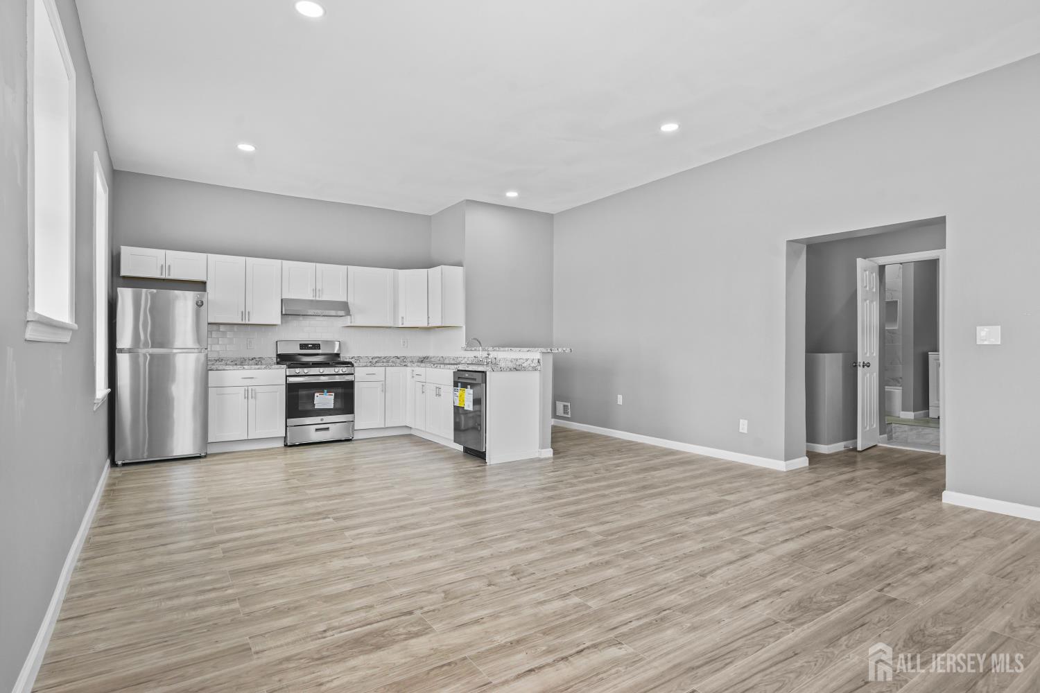 107 Macarthur Avenue 1