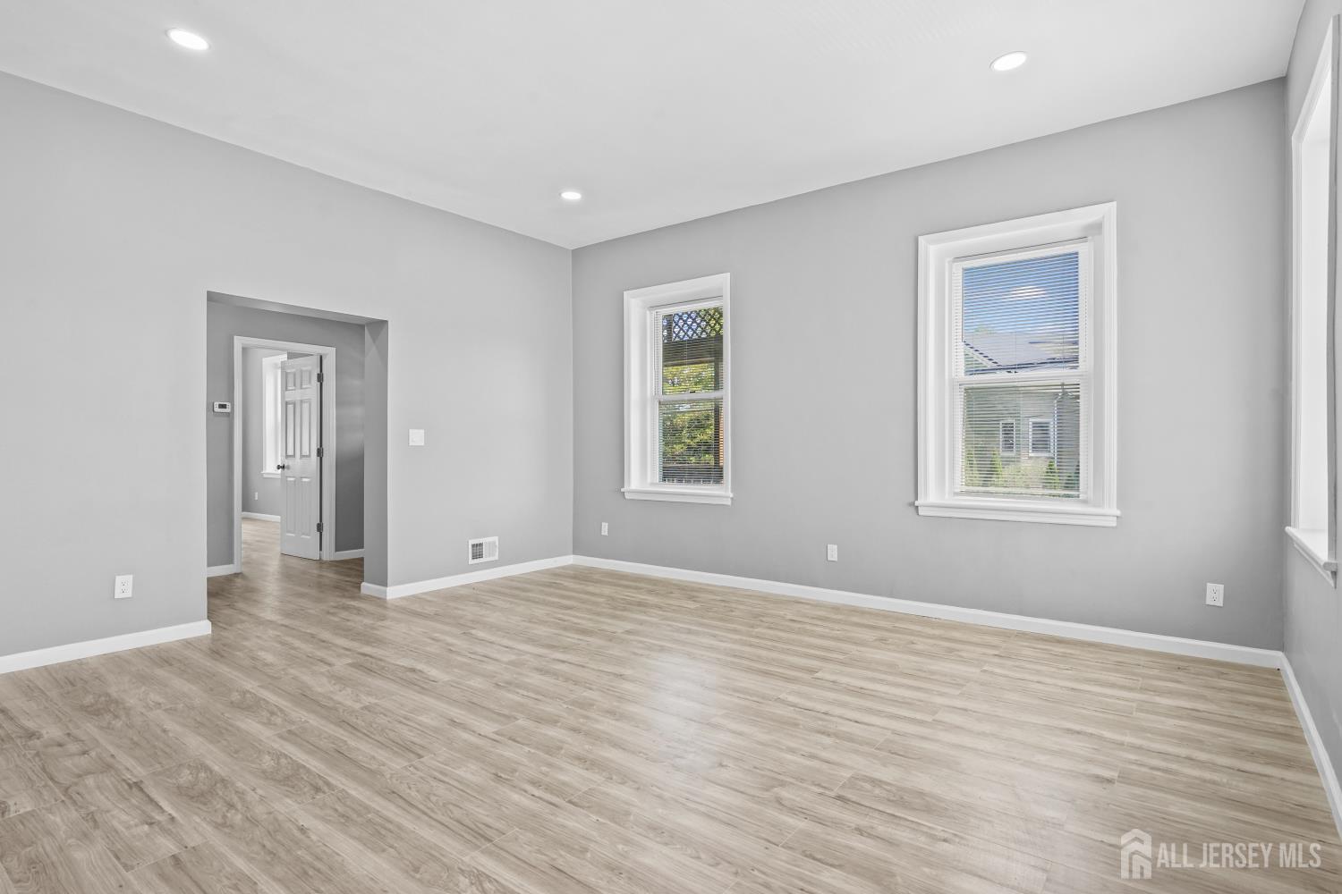 107 Macarthur Avenue 1