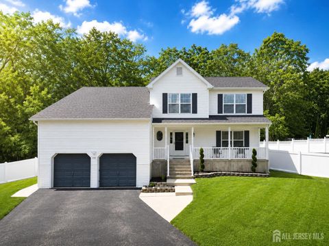 Homes For Sale - 144 Lakeview Court<br/> Toms River, NJ 08753