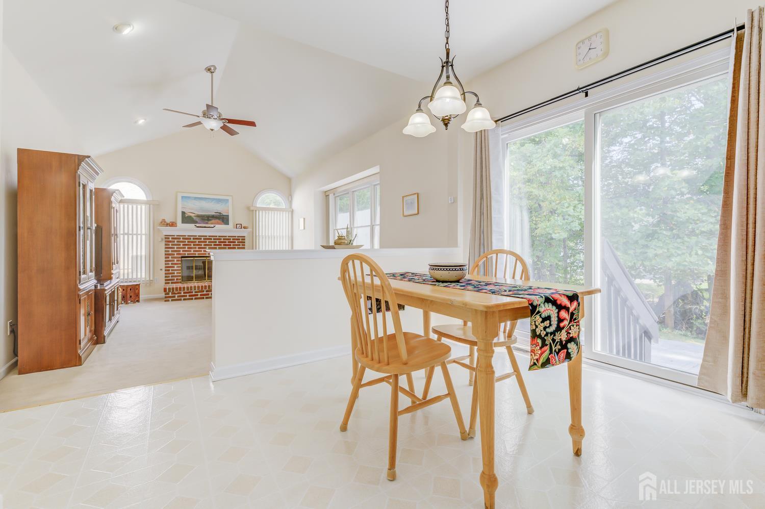 South Brunswick, New Jersey 08540, United States, 5 Bedrooms Bedrooms, ,3 BathroomsBathrooms,Residential,Pending,214504