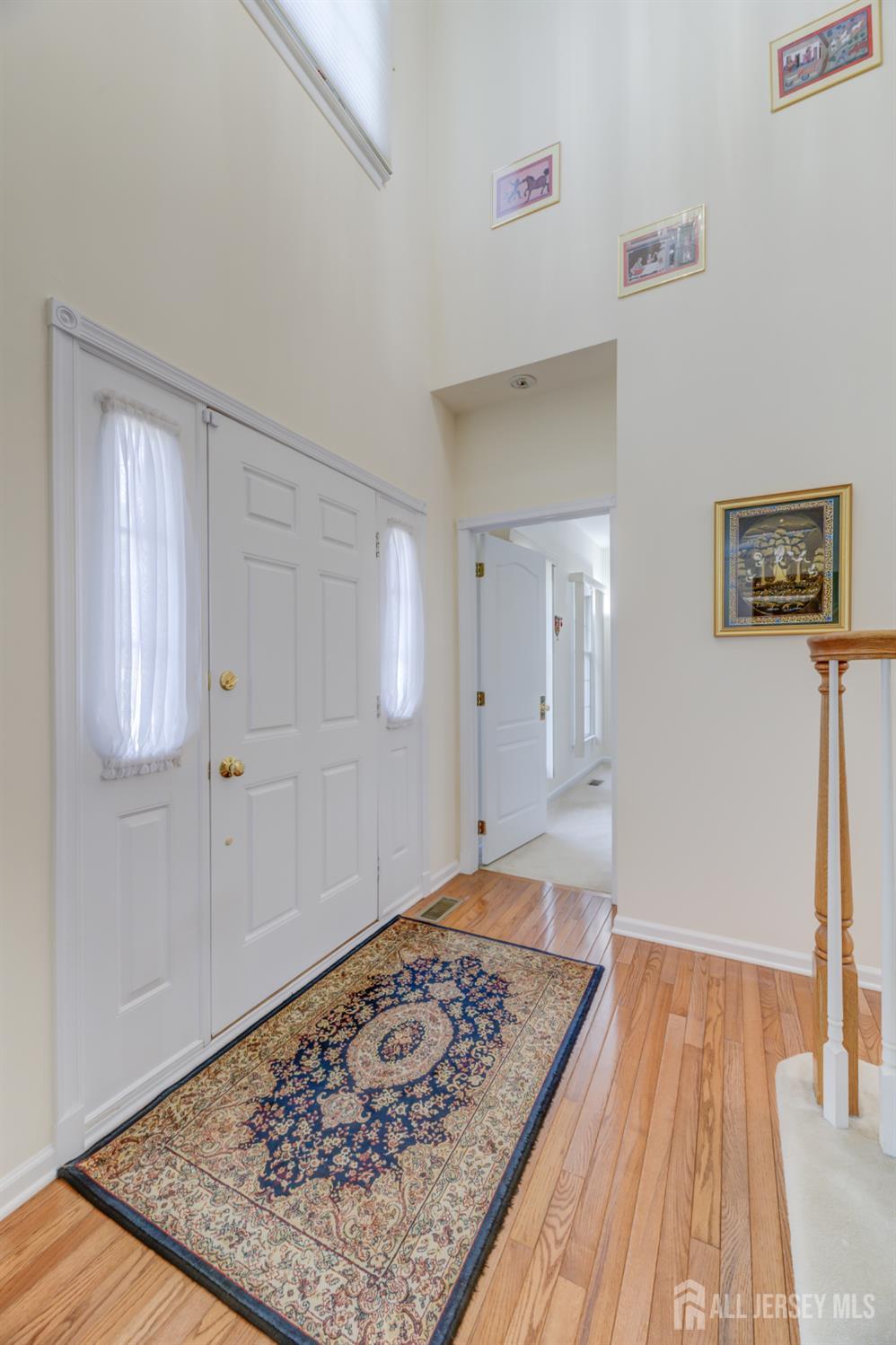 South Brunswick, New Jersey 08540, United States, 5 Bedrooms Bedrooms, ,3 BathroomsBathrooms,Residential,Pending,214504