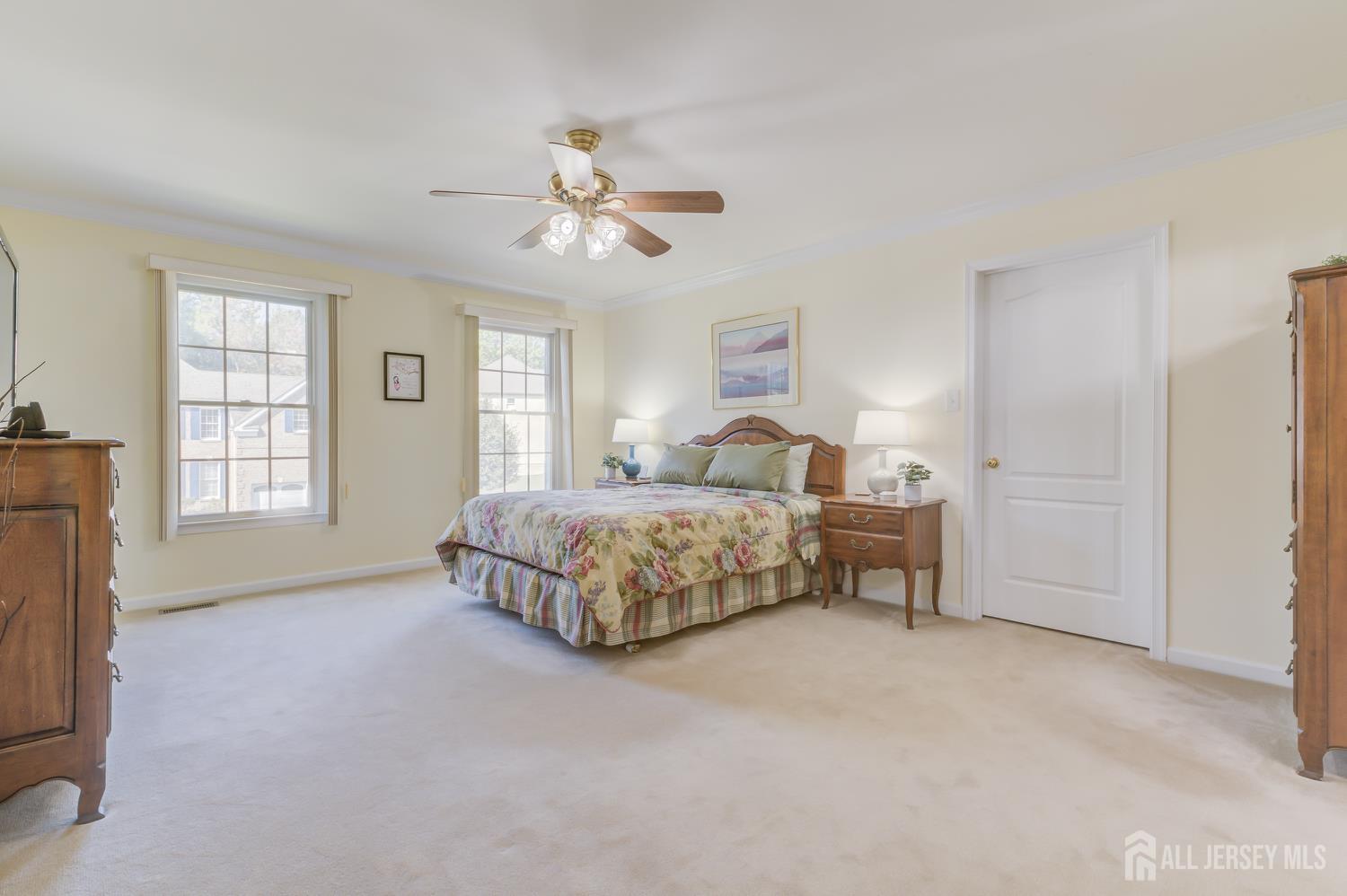 South Brunswick, New Jersey 08540, United States, 5 Bedrooms Bedrooms, ,3 BathroomsBathrooms,Residential,Pending,214504