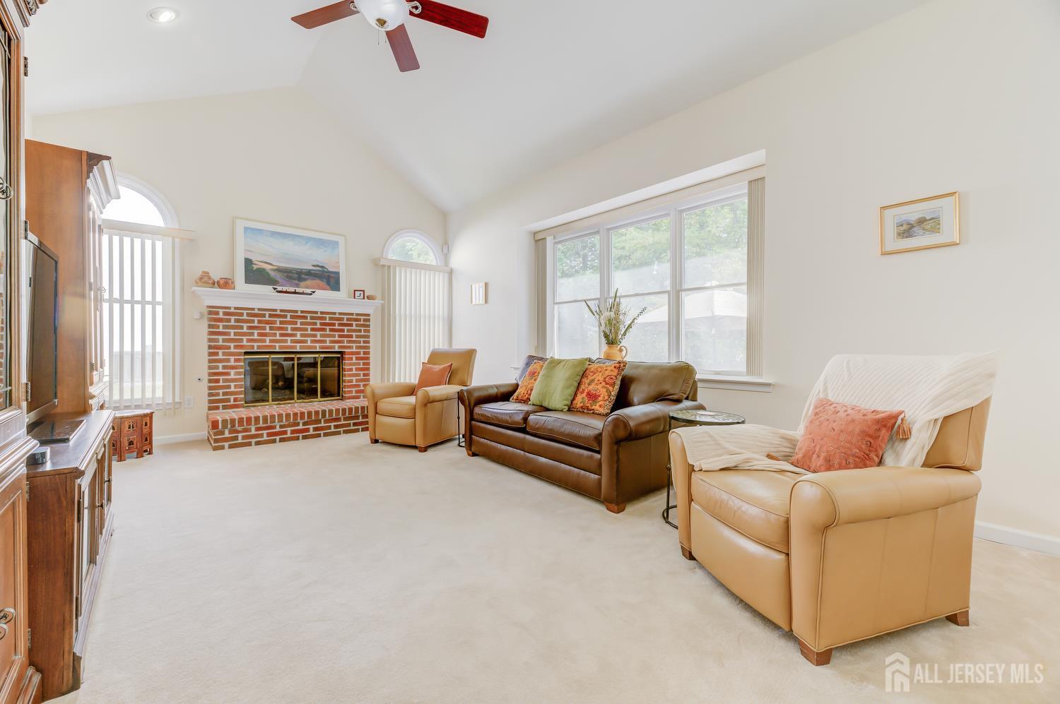 South Brunswick, New Jersey 08540, United States, 5 Bedrooms Bedrooms, ,3 BathroomsBathrooms,Residential,Pending,214504