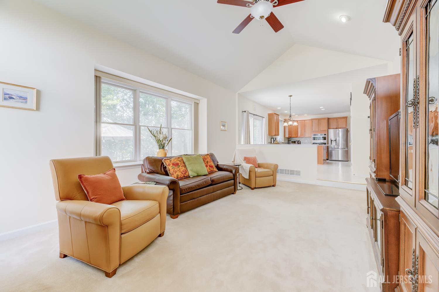 South Brunswick, New Jersey 08540, United States, 5 Bedrooms Bedrooms, ,3 BathroomsBathrooms,Residential,Pending,214504