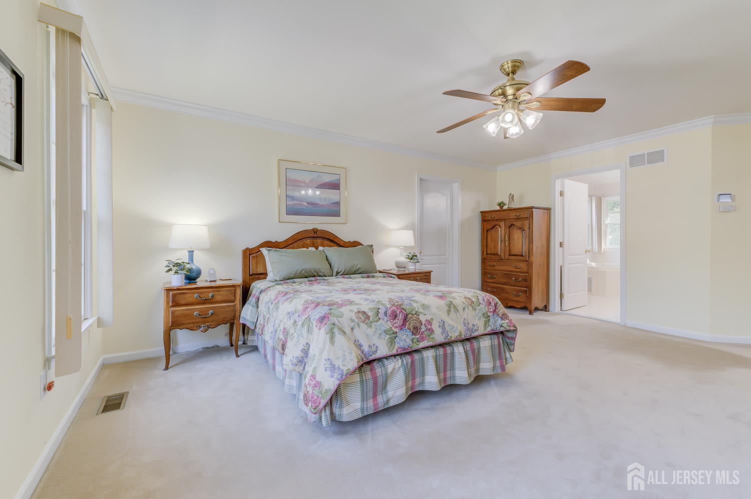 South Brunswick, New Jersey 08540, United States, 5 Bedrooms Bedrooms, ,3 BathroomsBathrooms,Residential,Pending,214504