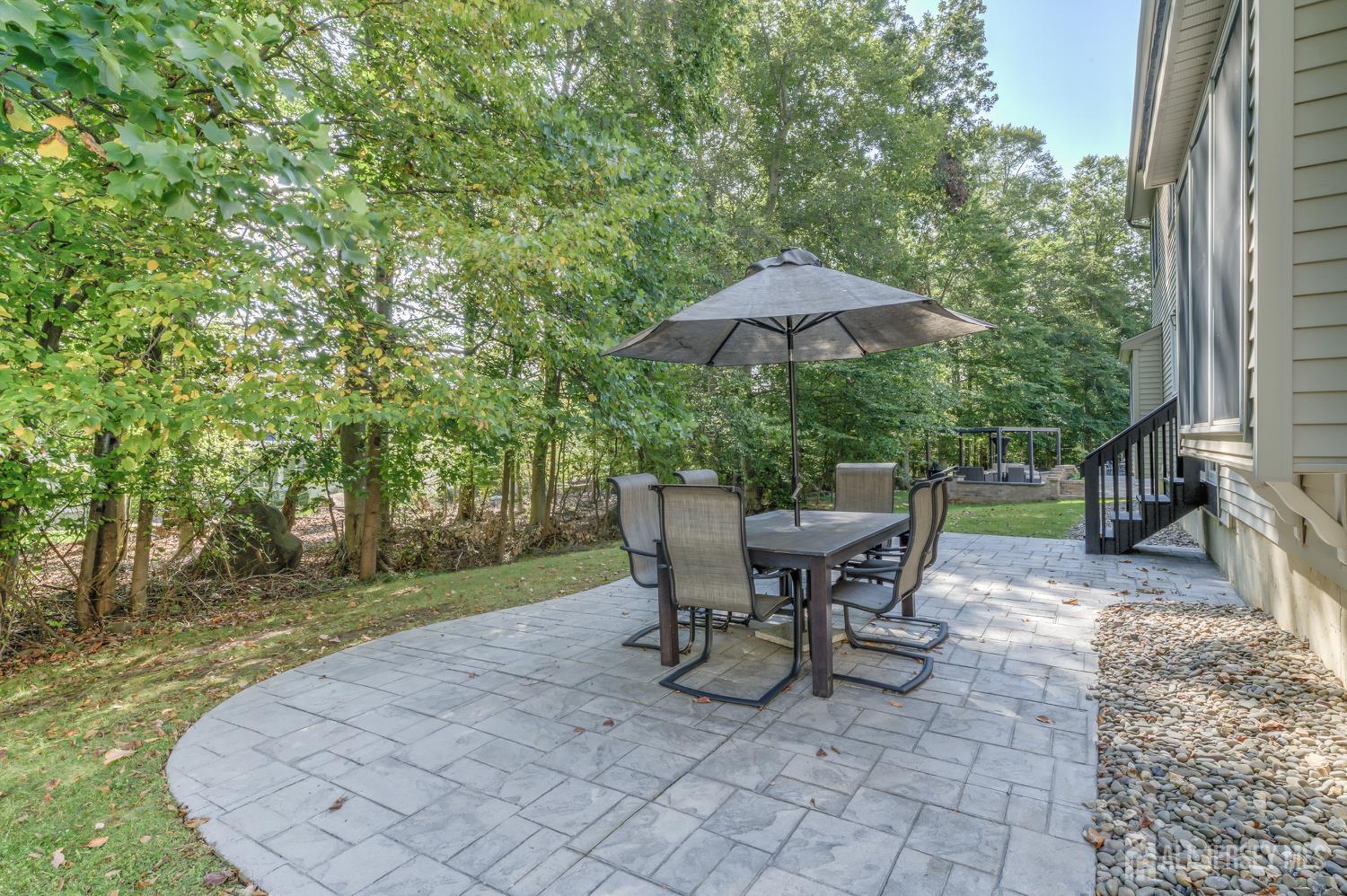 South Brunswick, New Jersey 08540, United States, 5 Bedrooms Bedrooms, ,3 BathroomsBathrooms,Residential,Pending,214504