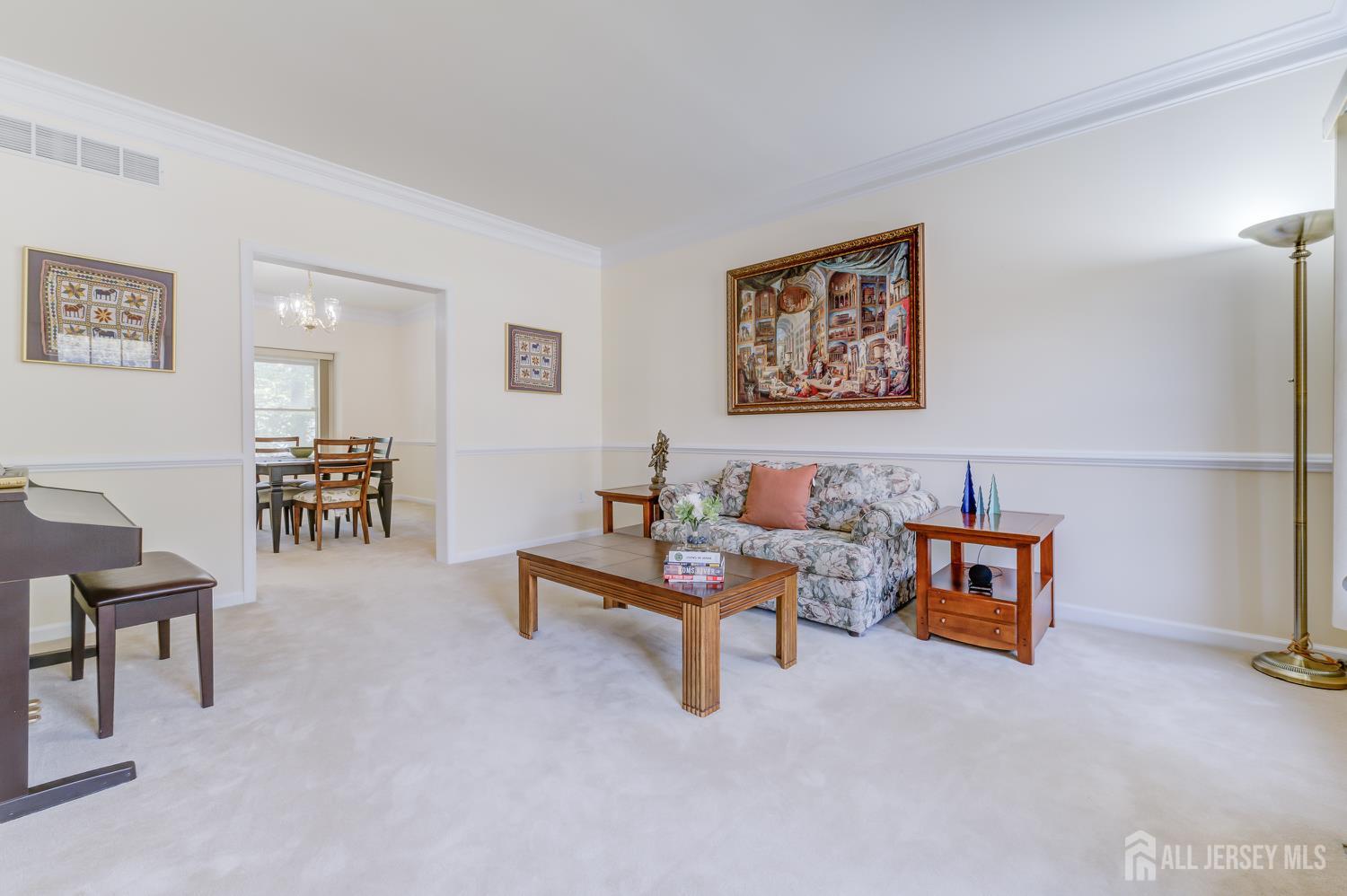 South Brunswick, New Jersey 08540, United States, 5 Bedrooms Bedrooms, ,3 BathroomsBathrooms,Residential,Pending,214504