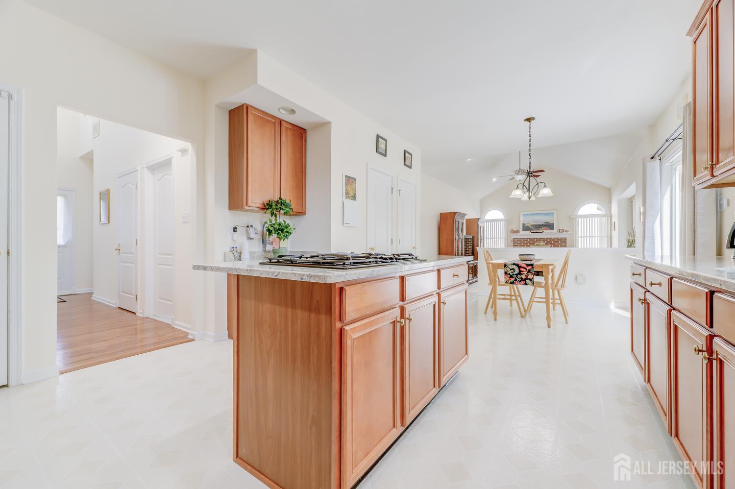 South Brunswick, New Jersey 08540, United States, 5 Bedrooms Bedrooms, ,3 BathroomsBathrooms,Residential,Pending,214504