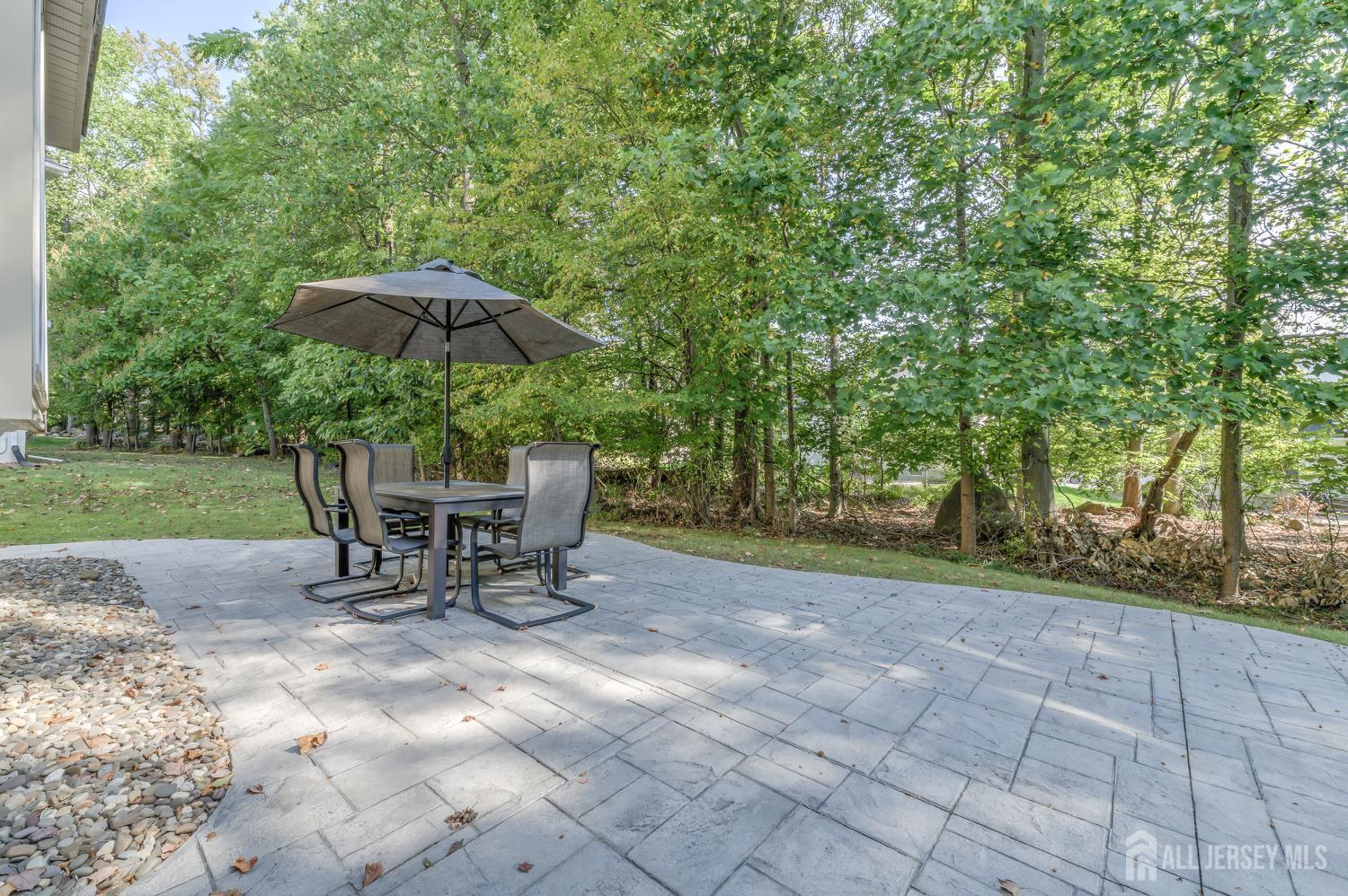 South Brunswick, New Jersey 08540, United States, 5 Bedrooms Bedrooms, ,3 BathroomsBathrooms,Residential,Pending,214504