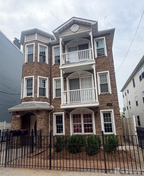 Multifamily For Sale - 784 Bergen Street<br/> Essex County, Newark, NJ 07108