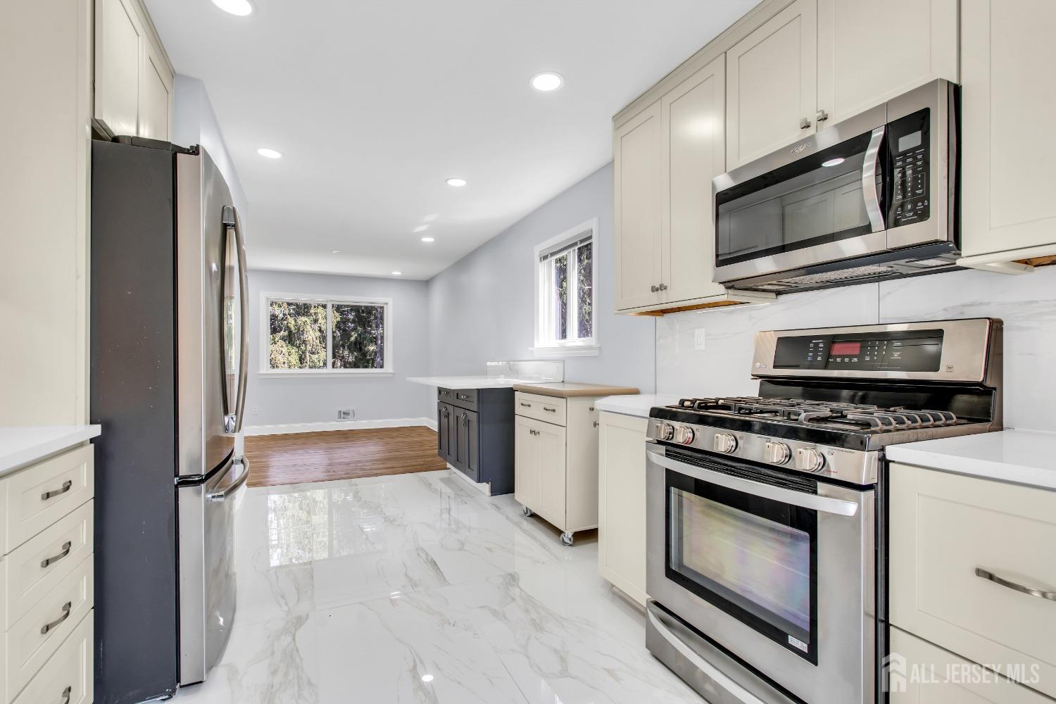 45 Linden Lane, Plainsboro, New Jersey image 6