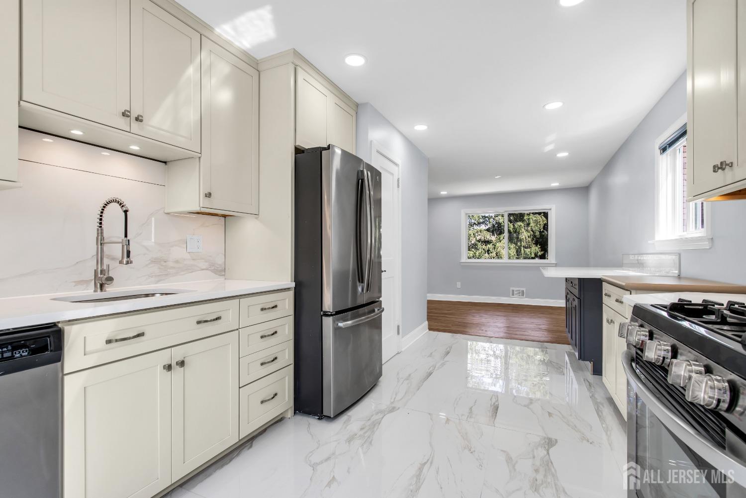 45 Linden Lane, Plainsboro, New Jersey image 4