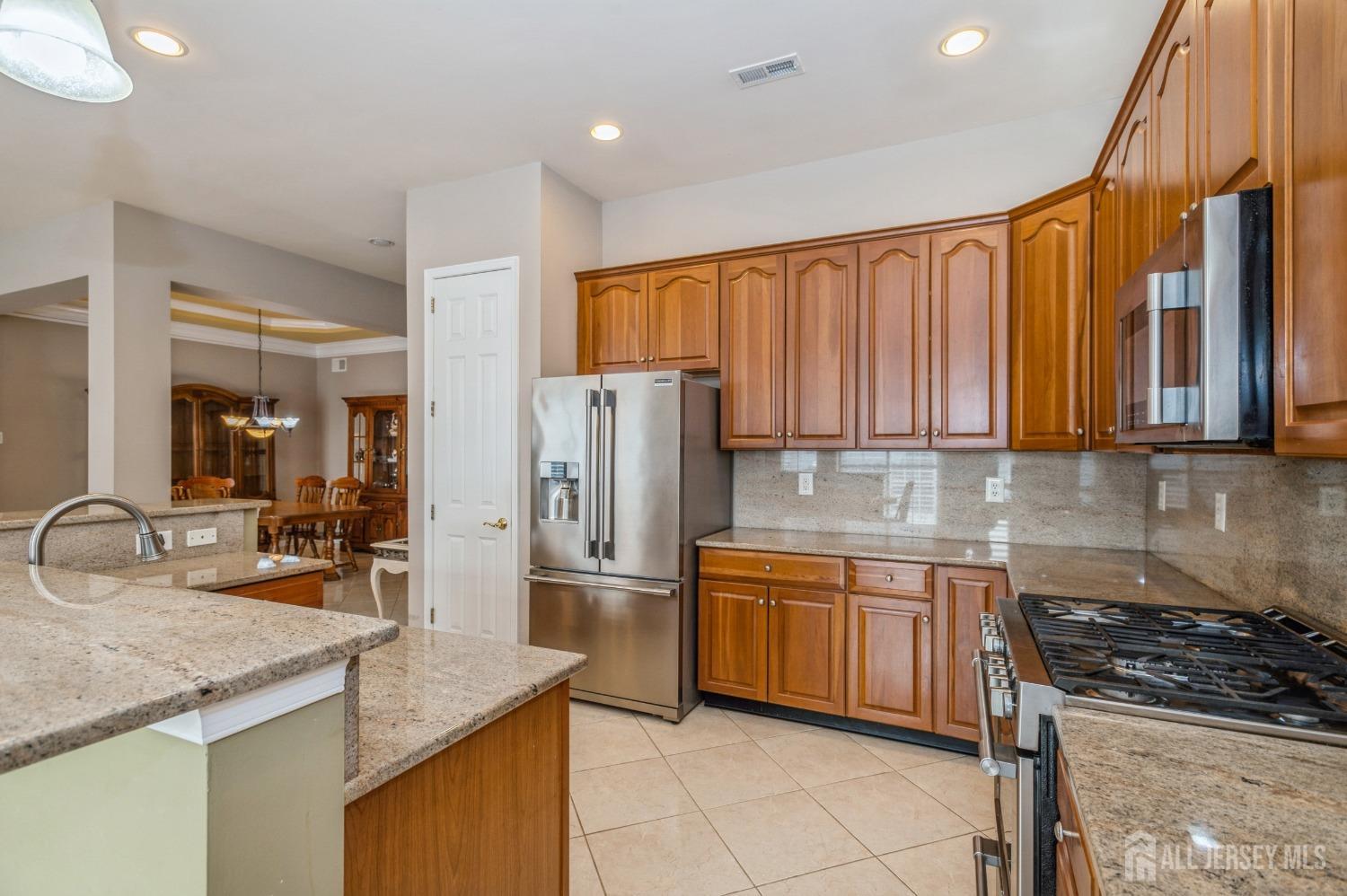 82 Beth Page Drive, Monroe Township, New Jersey image 4
