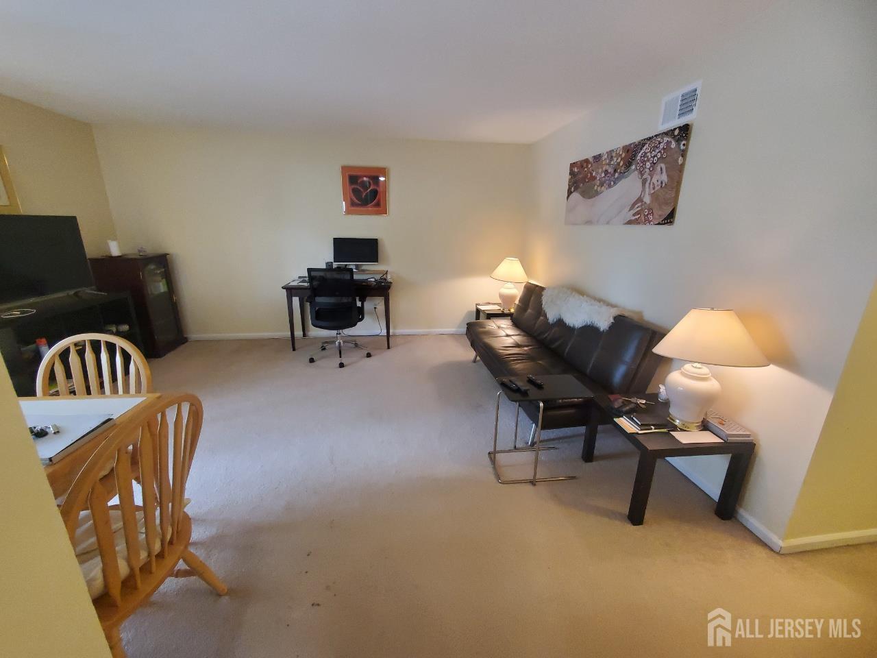603 Woodbridge Commons Way, Iselin, New Jersey image 9