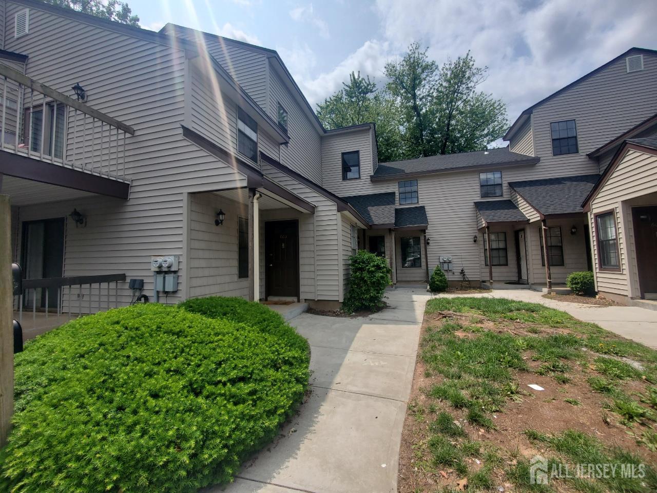603 Woodbridge Commons Way, Iselin, New Jersey image 1