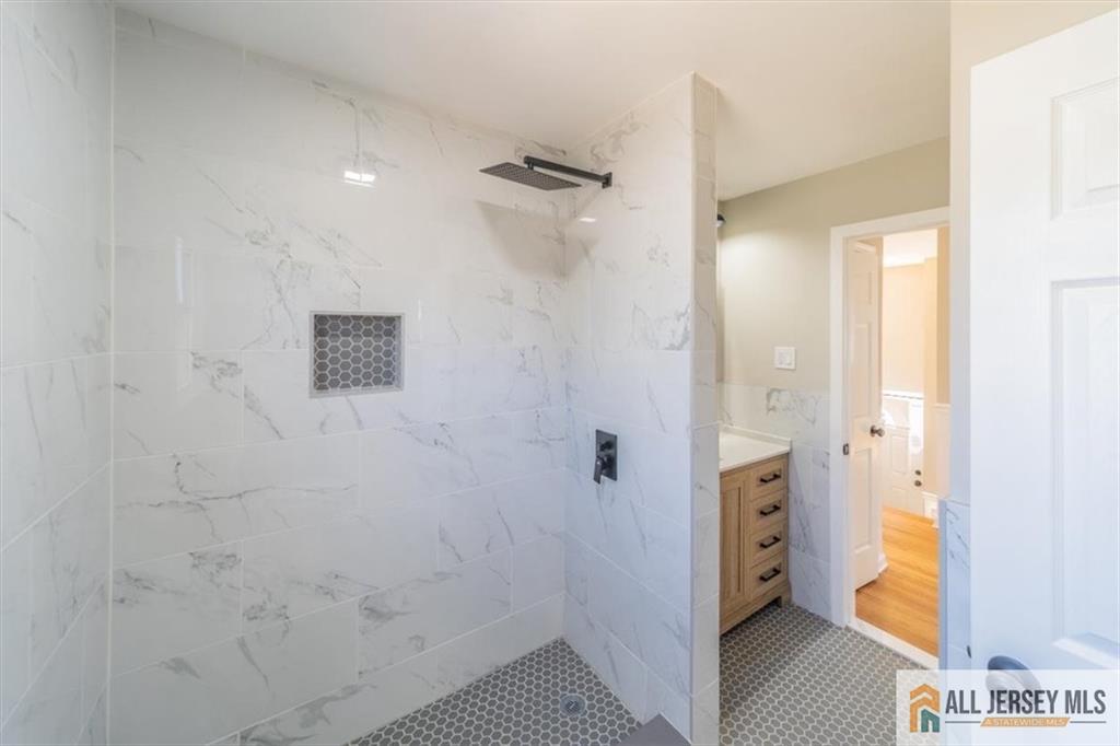 162 Barbara Place, Middlesex, New Jersey image 16
