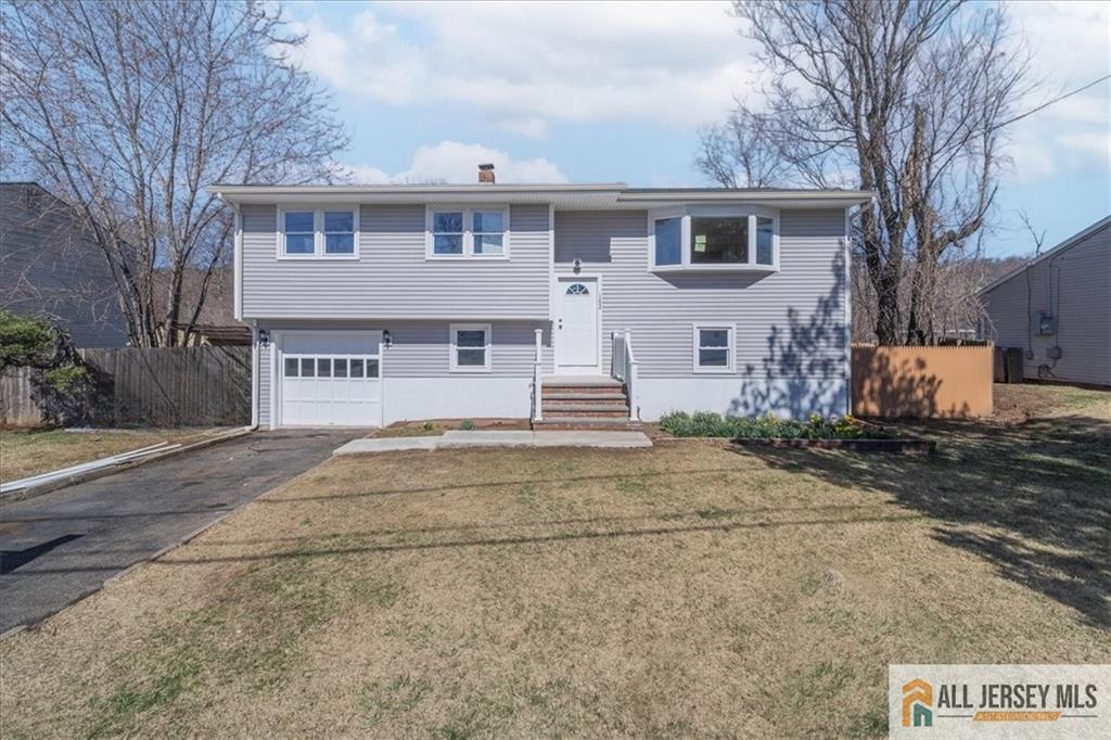 162 Barbara Place, Middlesex, New Jersey image 1