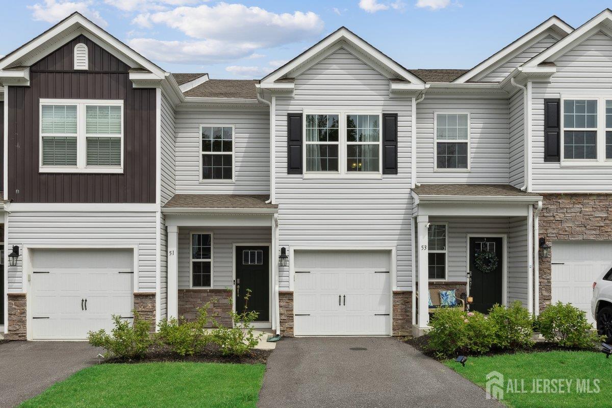 51 Peregrine Way, Burlington, New Jersey image 2