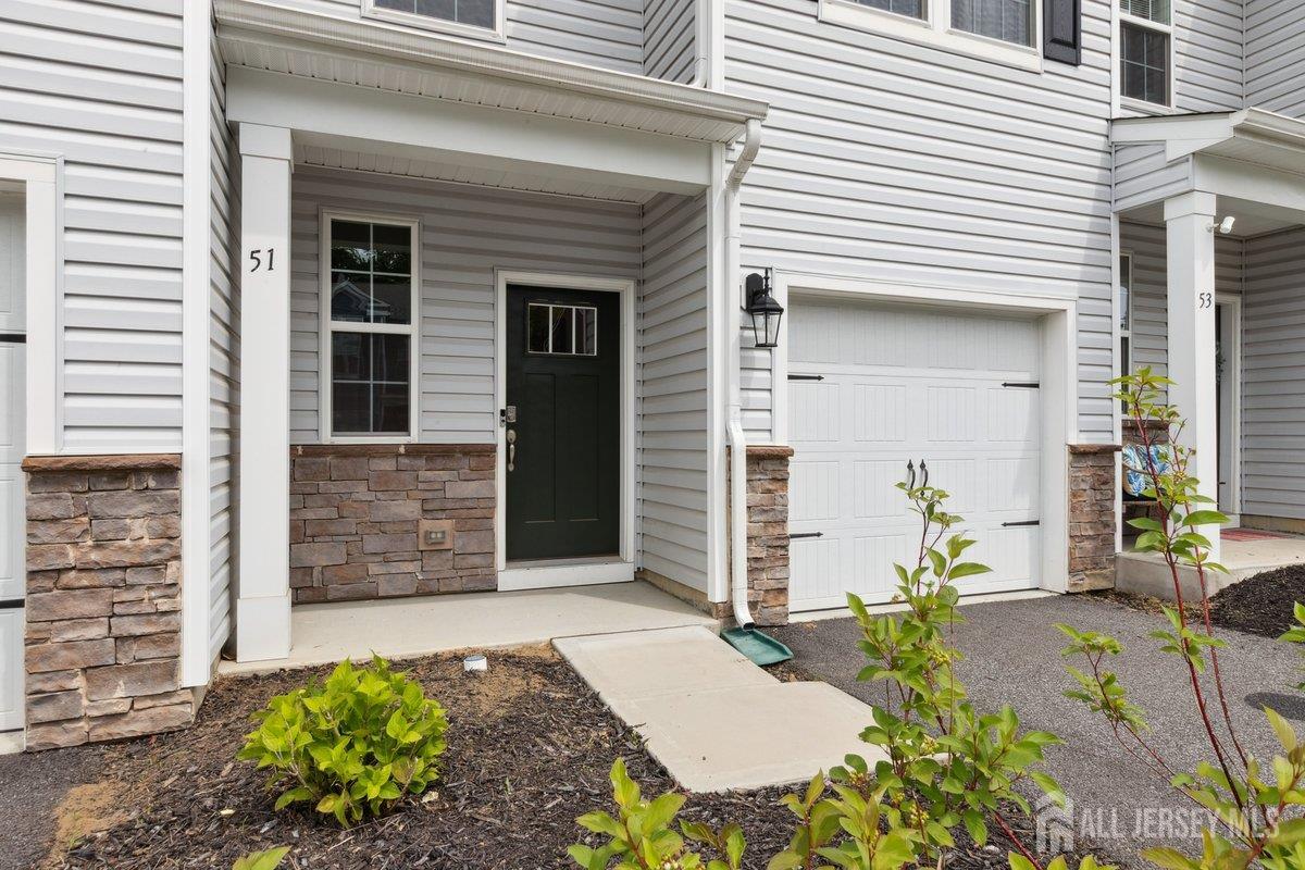 51 Peregrine Way, Burlington, New Jersey image 1