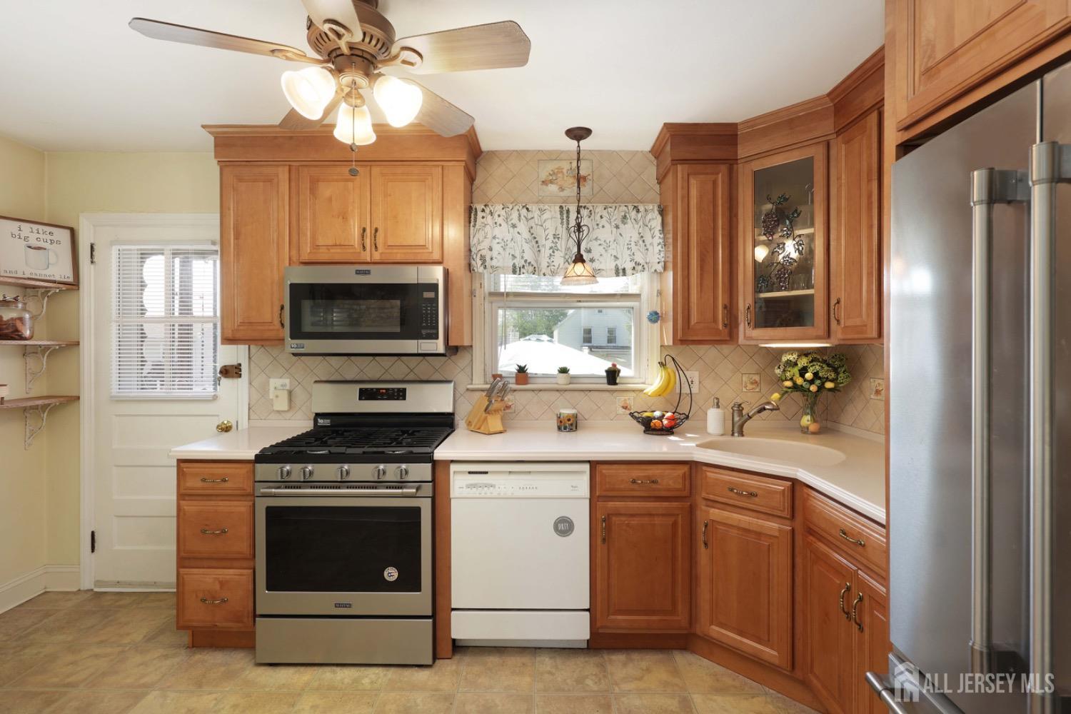687 Hommann Avenue, Perth Amboy, New Jersey image 7