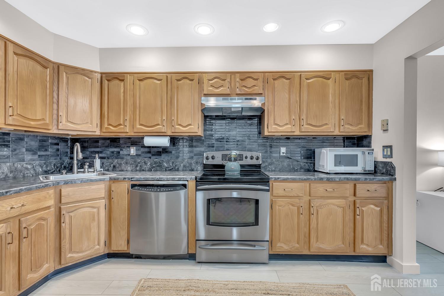 8 John Paul Jones Drive #8A, Monroe Township, New Jersey image 13