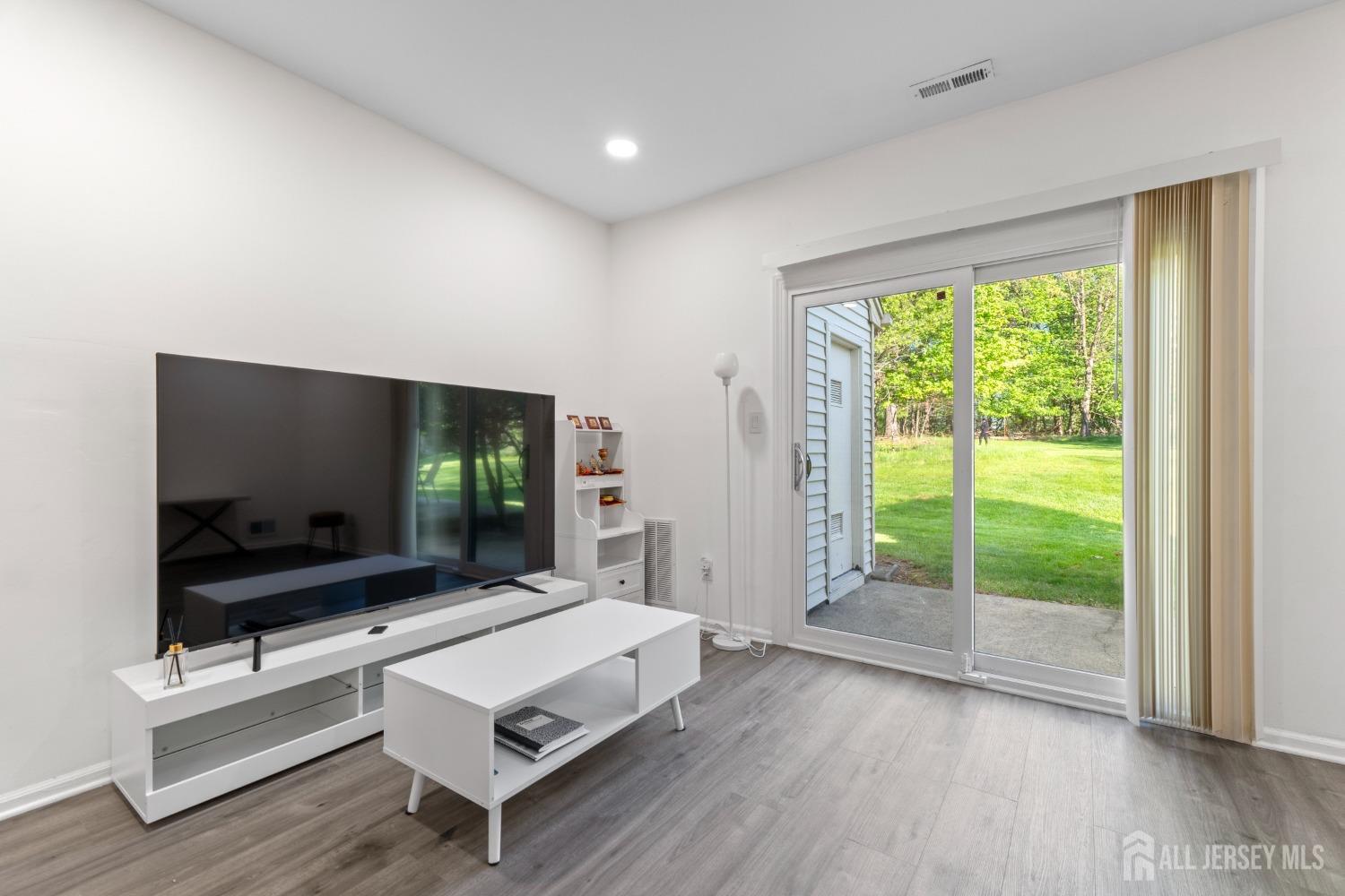 905 Maplecrest Road, Edison, New Jersey image 18