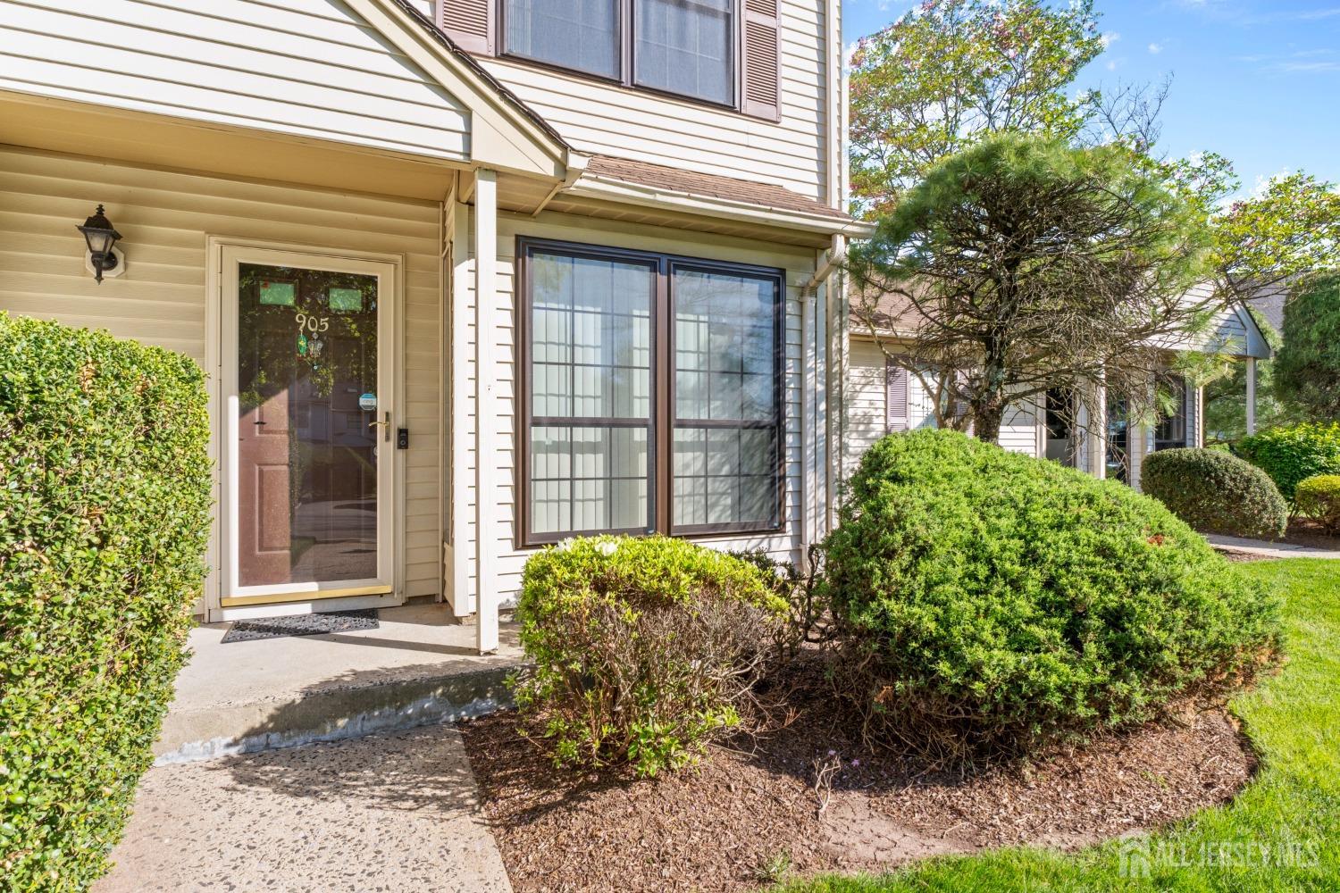 905 Maplecrest Road, Edison, New Jersey image 2