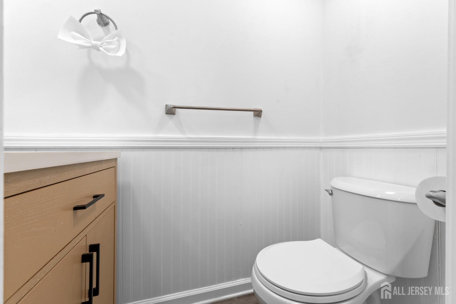 905 Maplecrest Road, Edison, New Jersey image 10