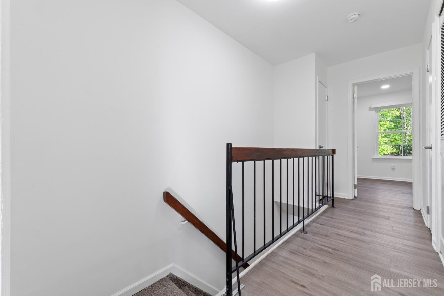 905 Maplecrest Road, Edison, New Jersey image 29