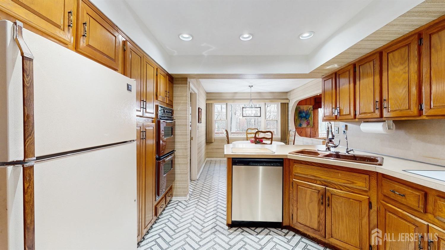 4 Whitewood Road, Edison, New Jersey image 11