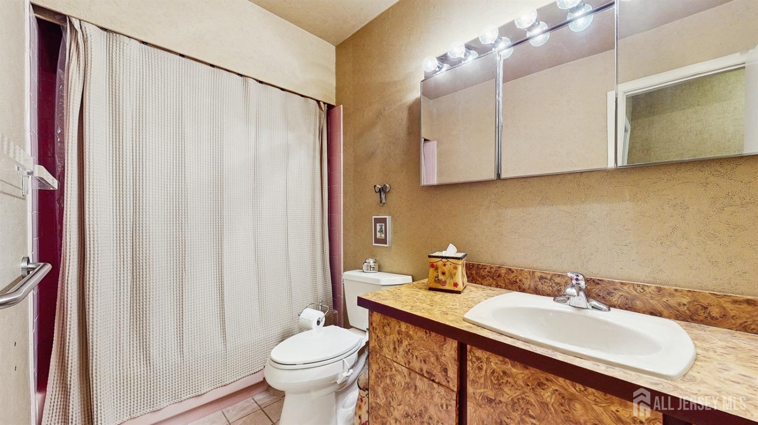 4 Whitewood Road, Edison, New Jersey image 20