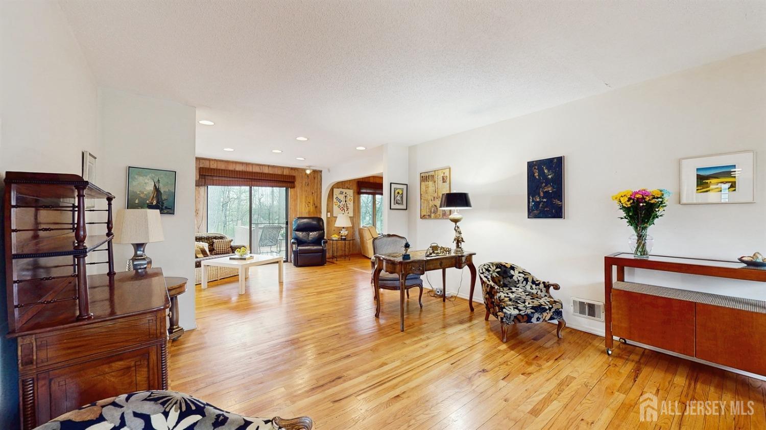 4 Whitewood Road, Edison, New Jersey image 4
