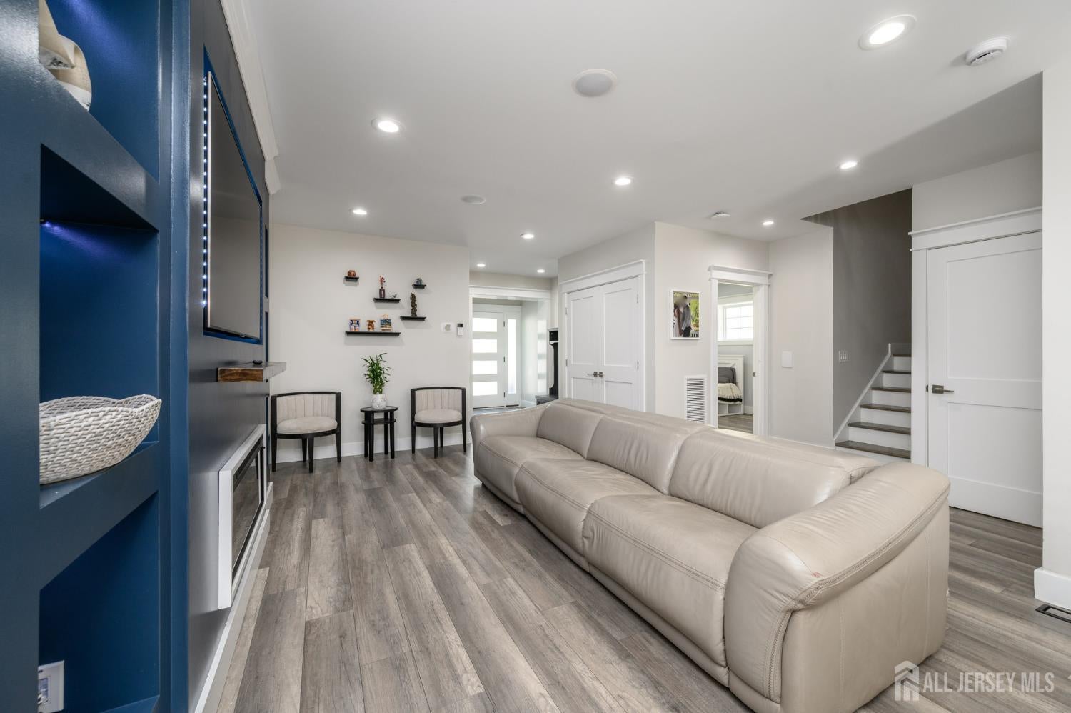 280 Van Nostrand Avenue