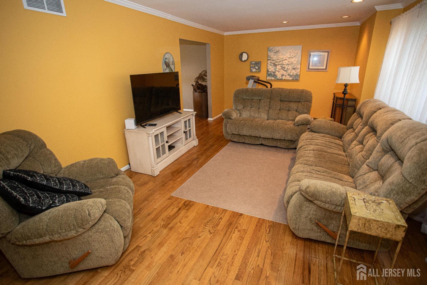 7 Colt Court, East Brunswick, New Jersey image 8