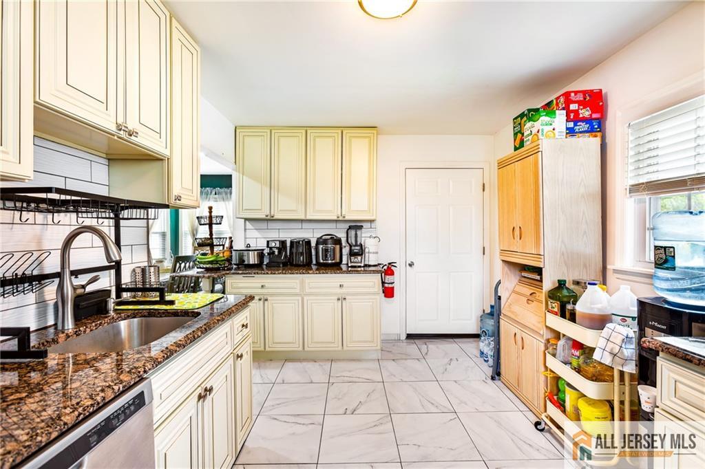 48 Central Avenue, Piscataway, New Jersey image 22