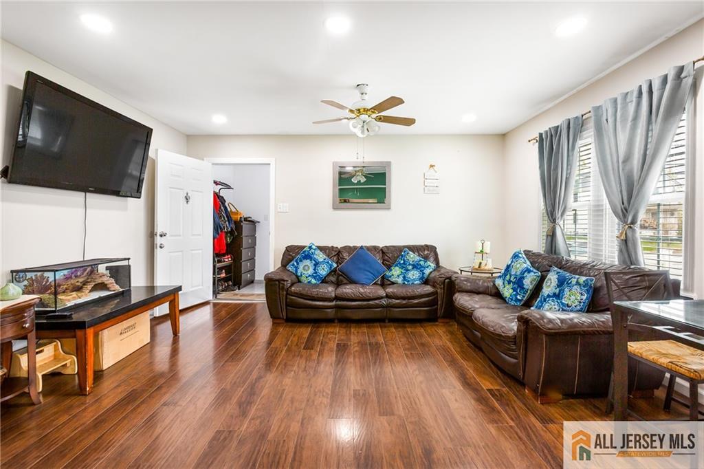 48 Central Avenue, Piscataway, New Jersey image 15