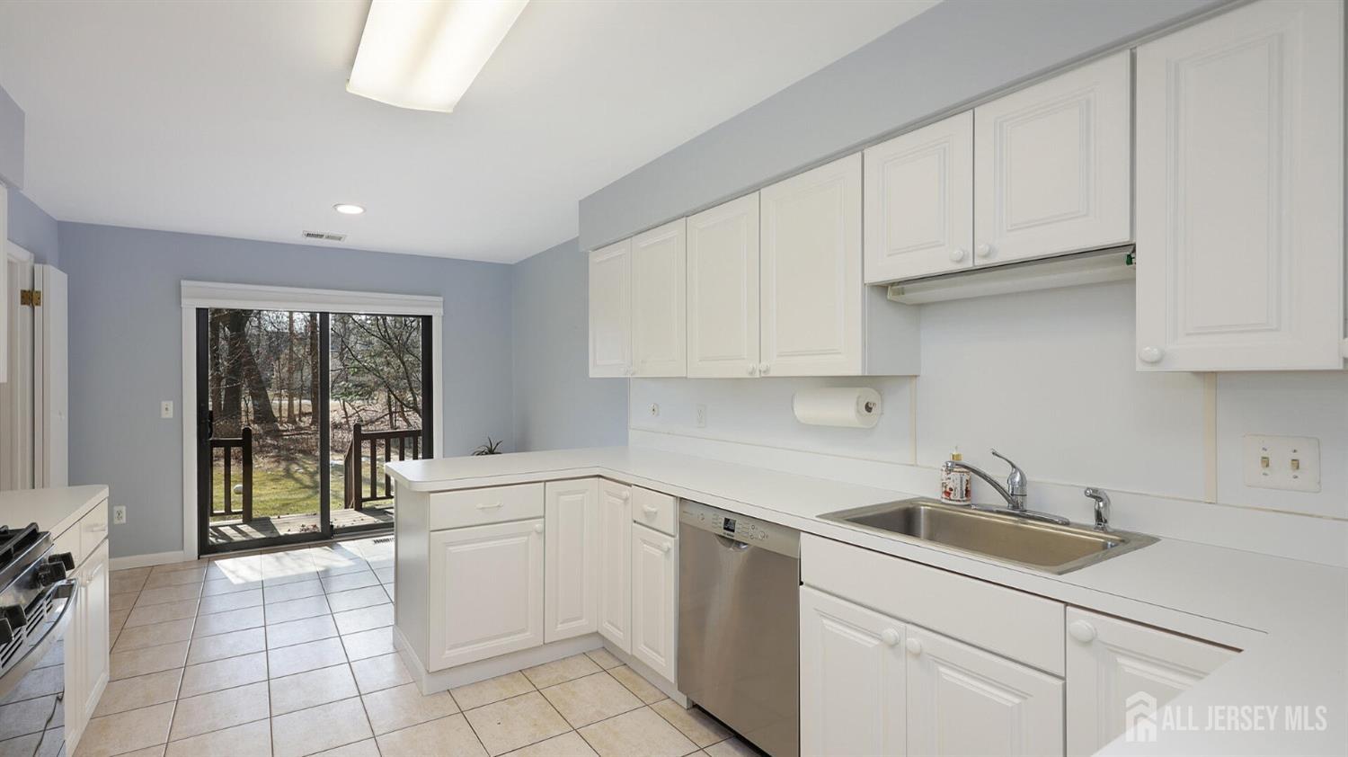 64 Giggleswick Way, Edison, New Jersey image 13
