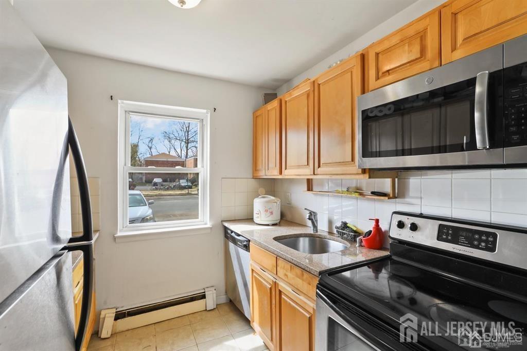 289 Main Street #8E, Spotswood, New Jersey image 3