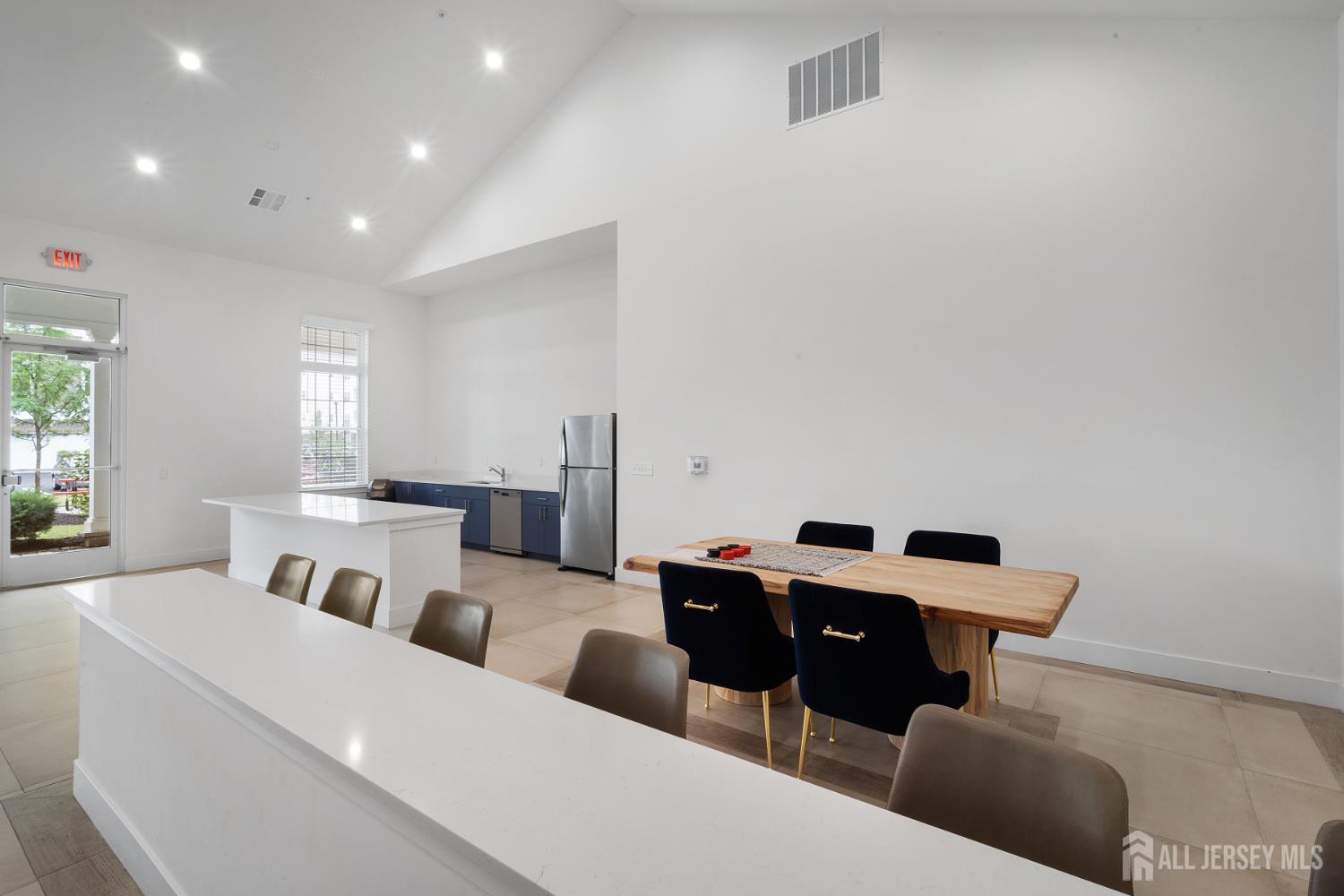 Piscataway, New Jersey 08854, United States, 2 Bedrooms Bedrooms, ,3 BathroomsBathrooms,Residential,Active,173743