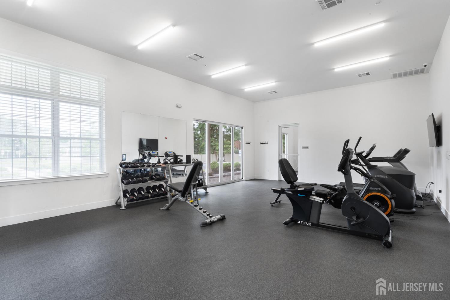 Piscataway, New Jersey 08854, United States, 2 Bedrooms Bedrooms, ,3 BathroomsBathrooms,Residential,Active,173743