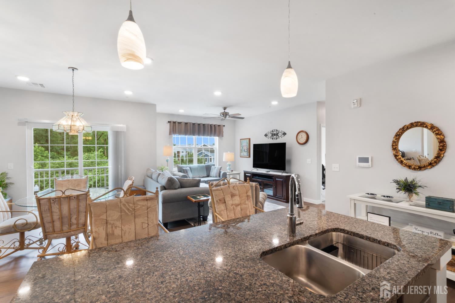 Piscataway, New Jersey 08854, United States, 2 Bedrooms Bedrooms, ,3 BathroomsBathrooms,Residential,Active,173743