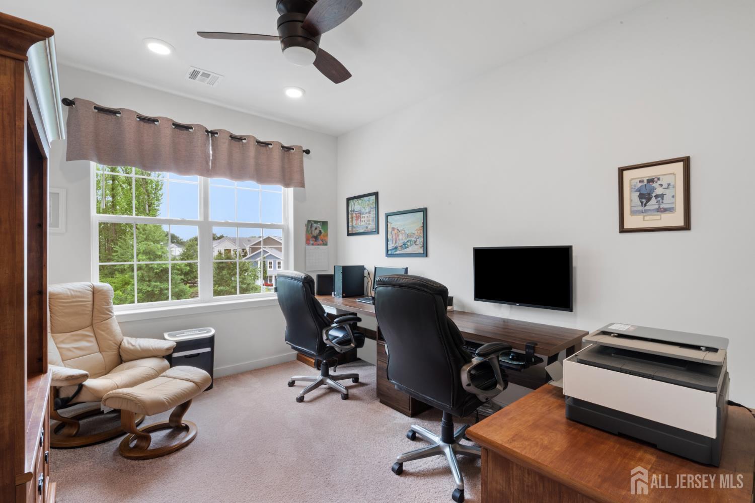 Piscataway, New Jersey 08854, United States, 2 Bedrooms Bedrooms, ,3 BathroomsBathrooms,Residential,Active,173743