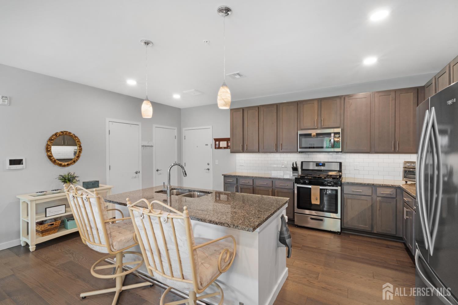 Piscataway, New Jersey 08854, United States, 2 Bedrooms Bedrooms, ,3 BathroomsBathrooms,Residential,Active,173743