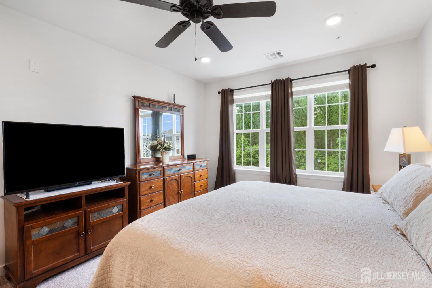 Piscataway, New Jersey 08854, United States, 2 Bedrooms Bedrooms, ,3 BathroomsBathrooms,Residential,Active,173743