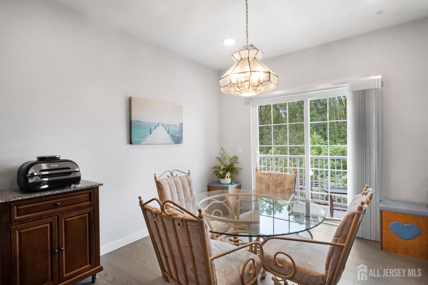 Piscataway, New Jersey 08854, United States, 2 Bedrooms Bedrooms, ,3 BathroomsBathrooms,Residential,Active,173743