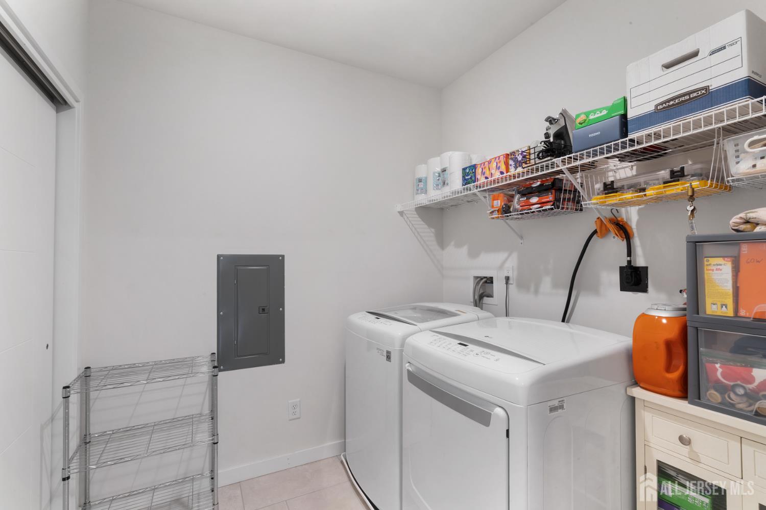 Piscataway, New Jersey 08854, United States, 2 Bedrooms Bedrooms, ,3 BathroomsBathrooms,Residential,Active,173743